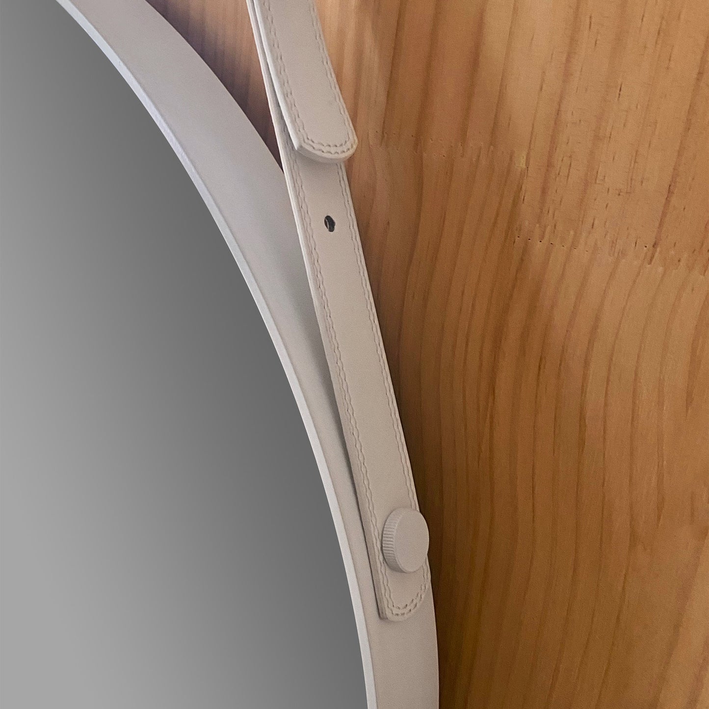 Sia 24″ Round Hanging Belt Wall Mirror