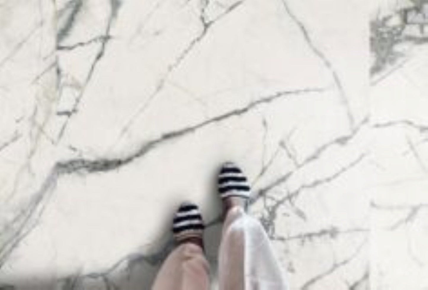Invisible Gray Porcelain Tile 24x48"